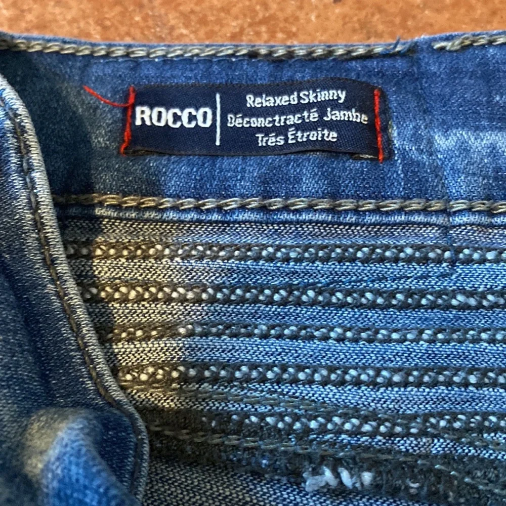 TRUE RELIGION JEANS